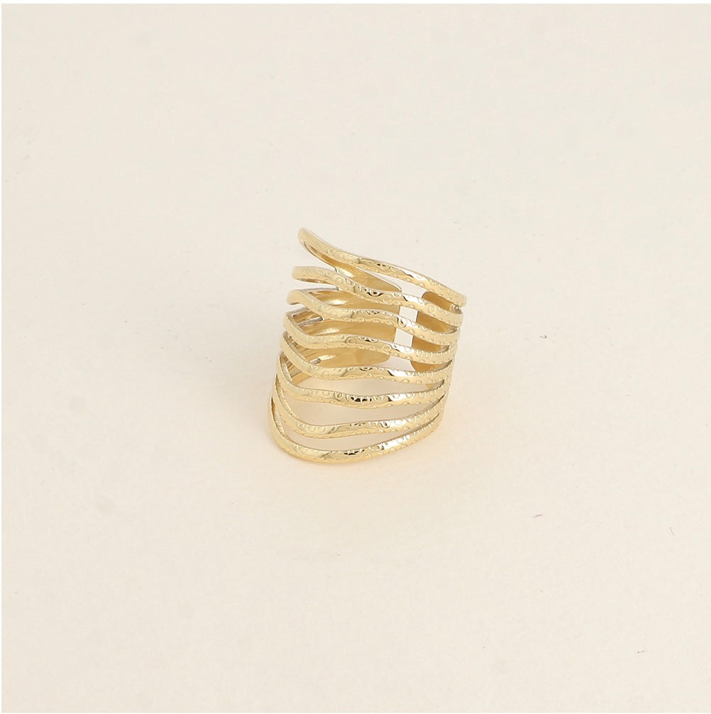 Bague large 8 anneaux ondulés