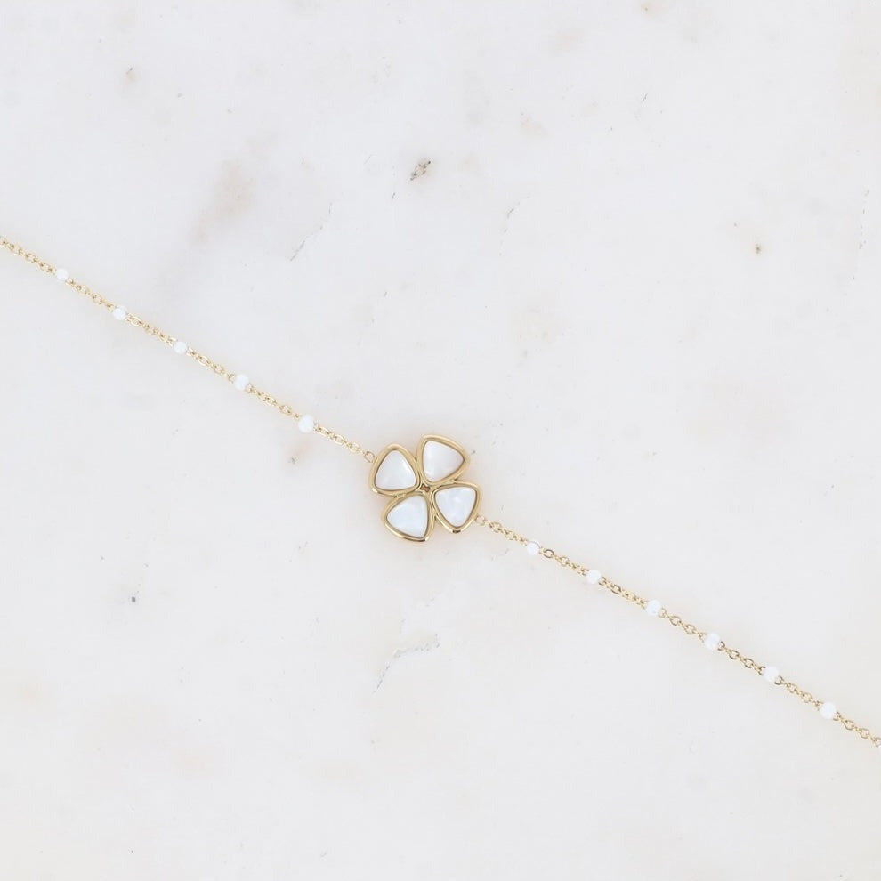 Bracelet chaîne émaillée trèfle en pierres naturelles