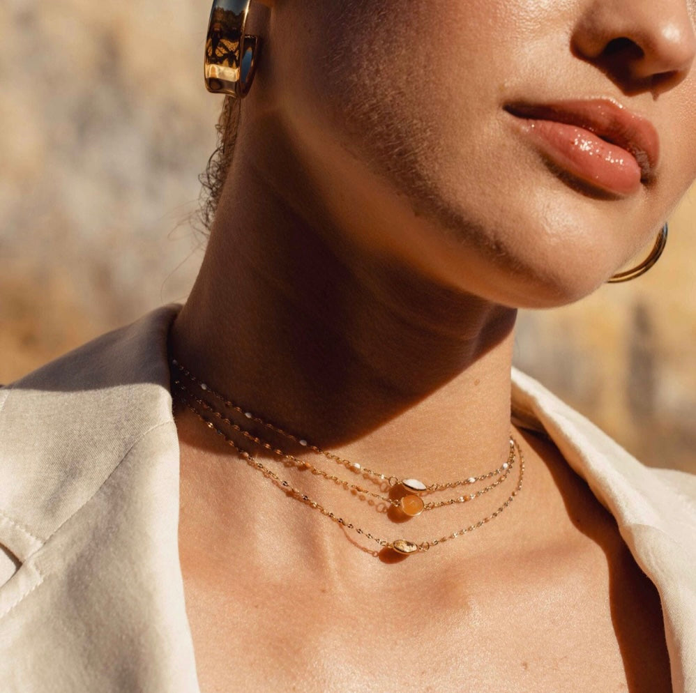 Collier chaîne émaillée pendentif pierre ovale