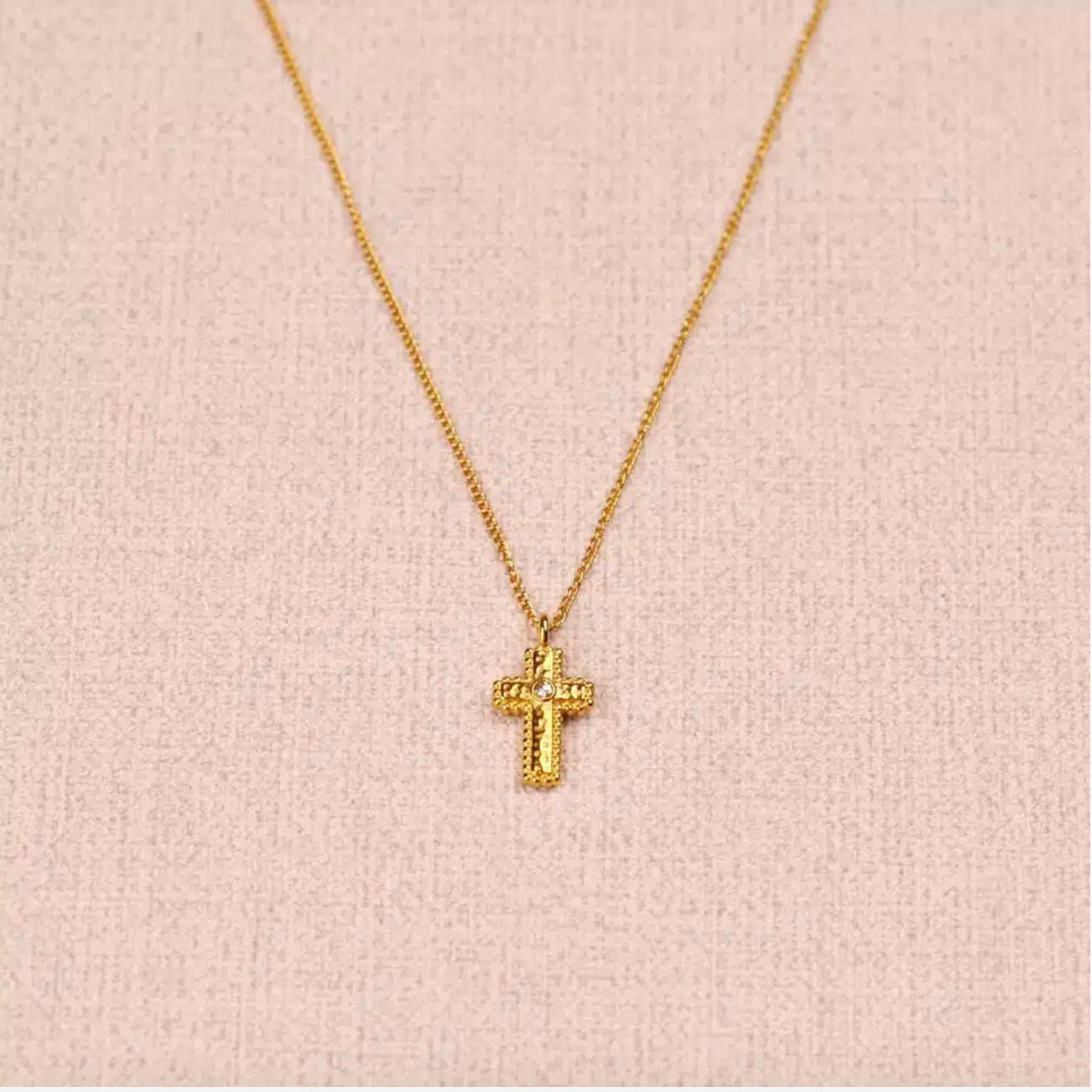 Collier pendentif croix