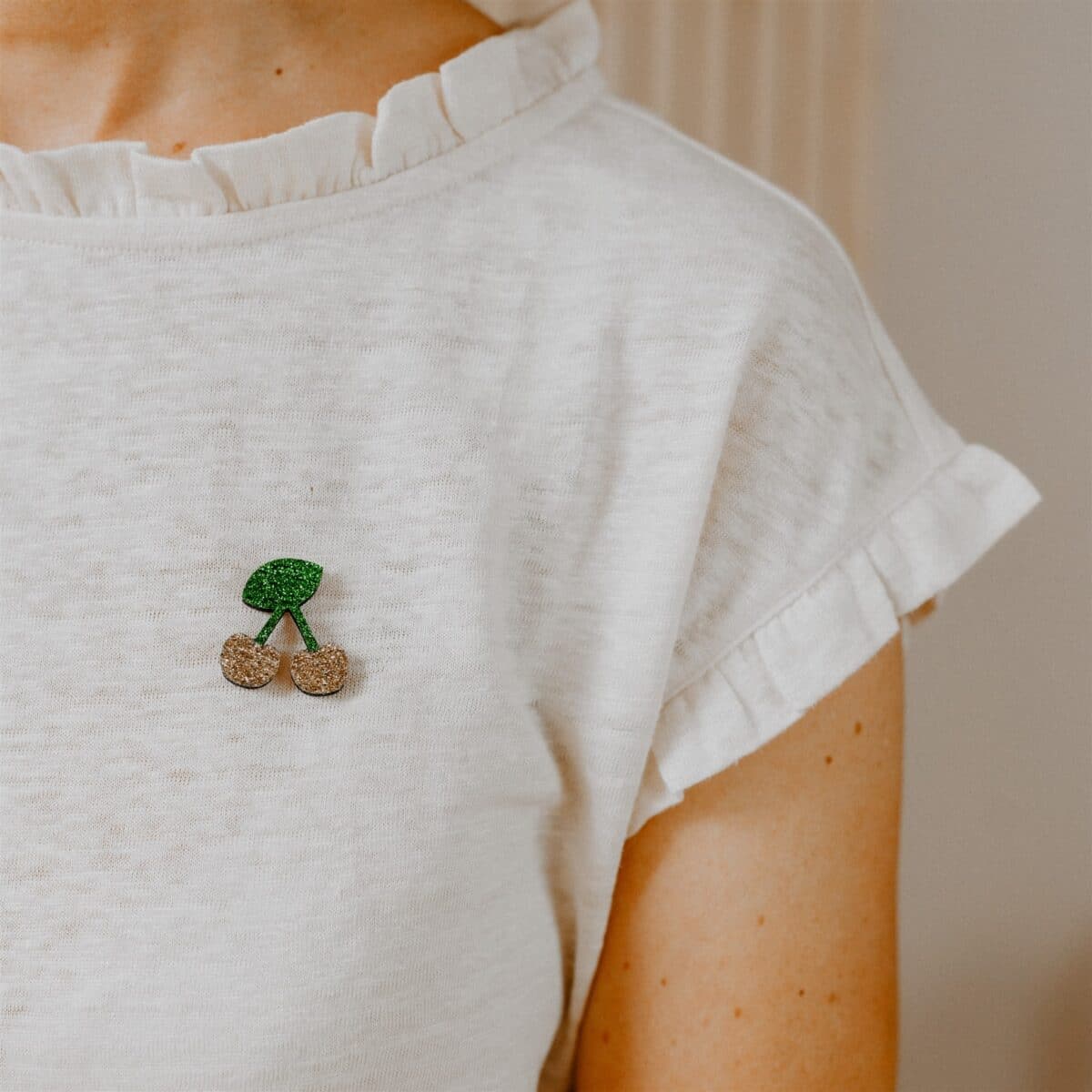 Pin's cerises or