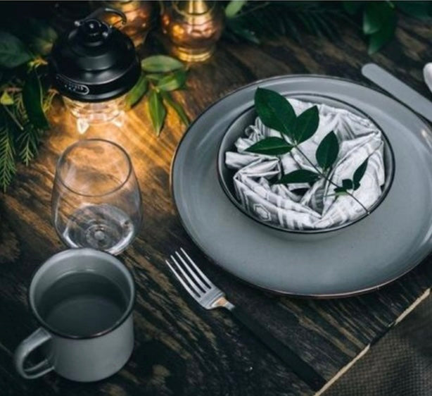 Set de 2 tasses en émail