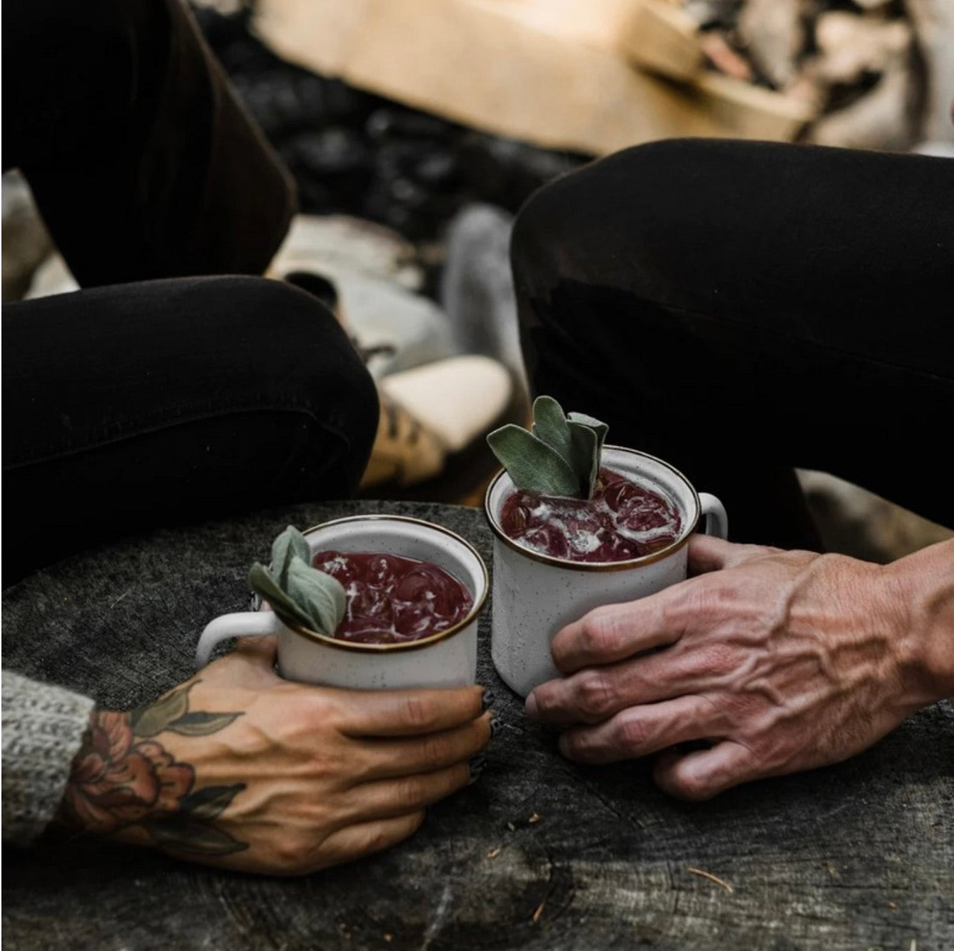 Set de 2 tasses en émail