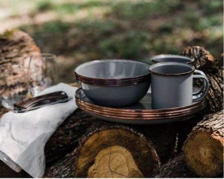 Set de 2 tasses en émail