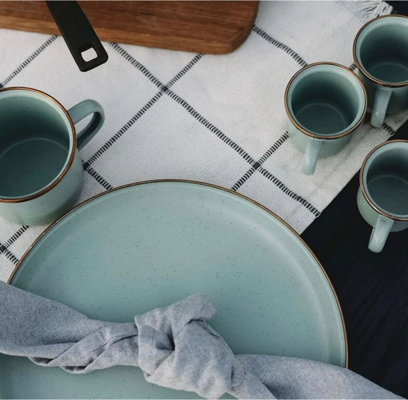 Set de 2 tasses en émail