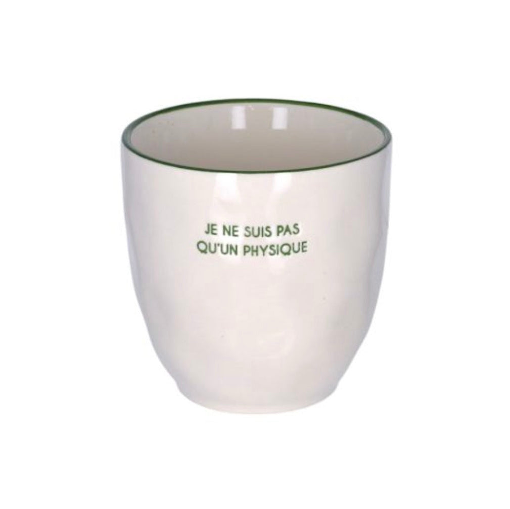 Tasse Je ne suis pas qu'un physique