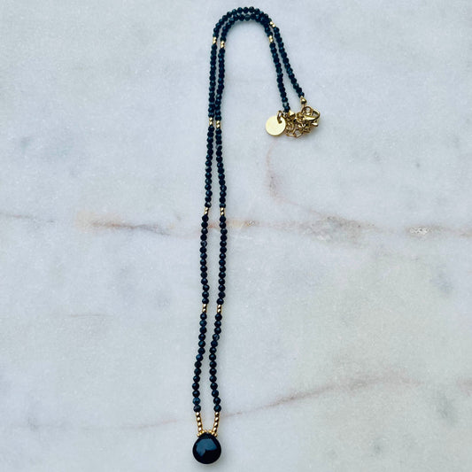 Collier perles noires goutte noire