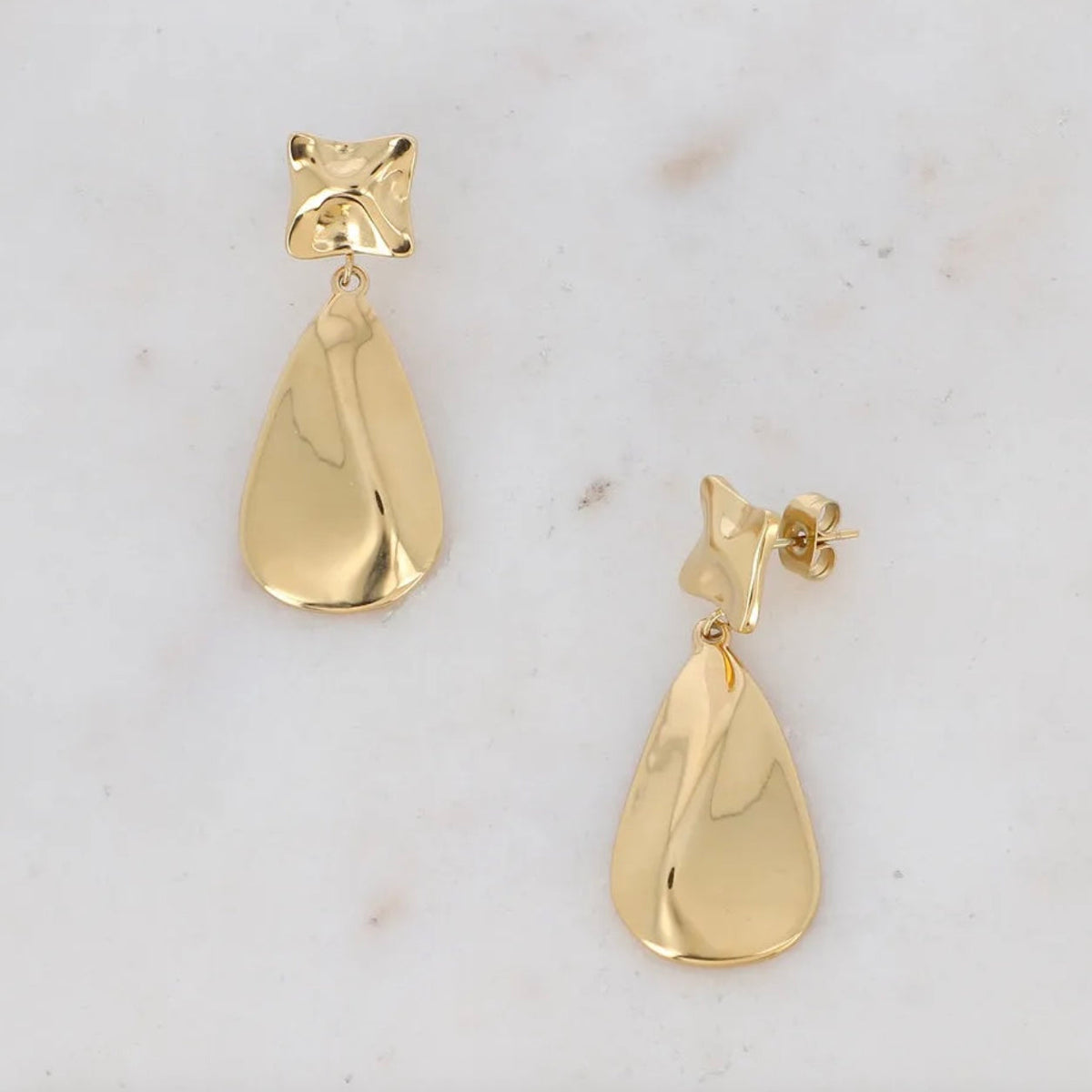 Boucles d’oreilles carré goutte martelé