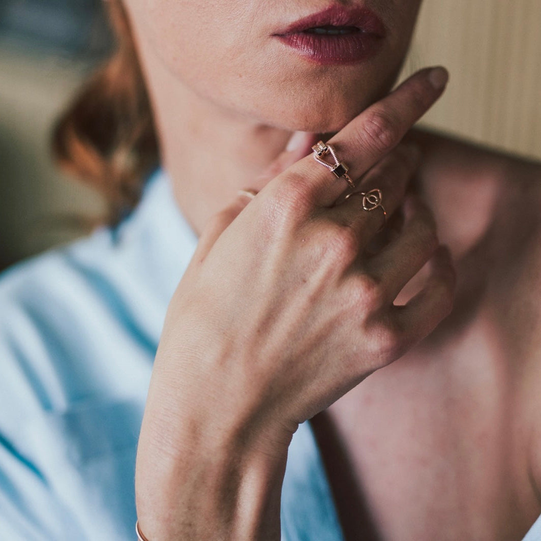 Bague " Just me" Horizontale en corde de basse