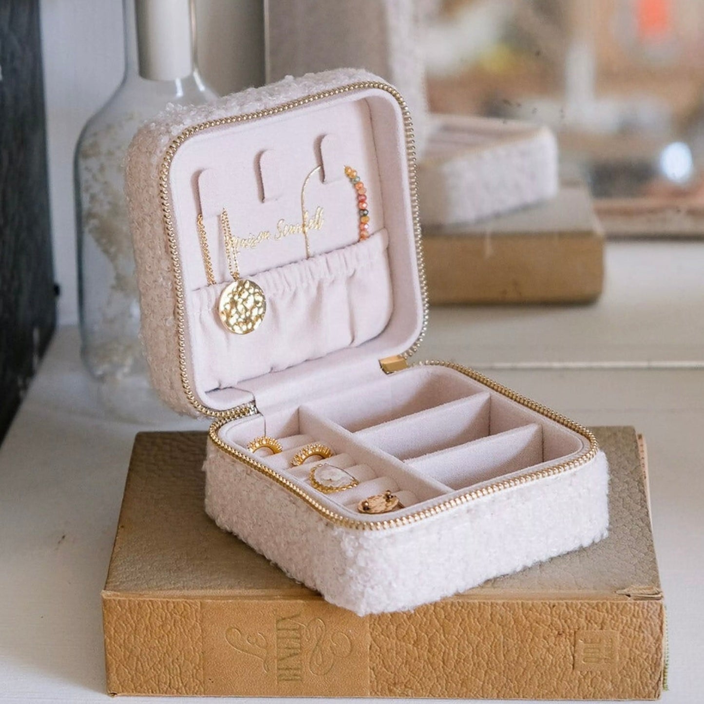 Boite à bijoux Corinne en moumoute beige