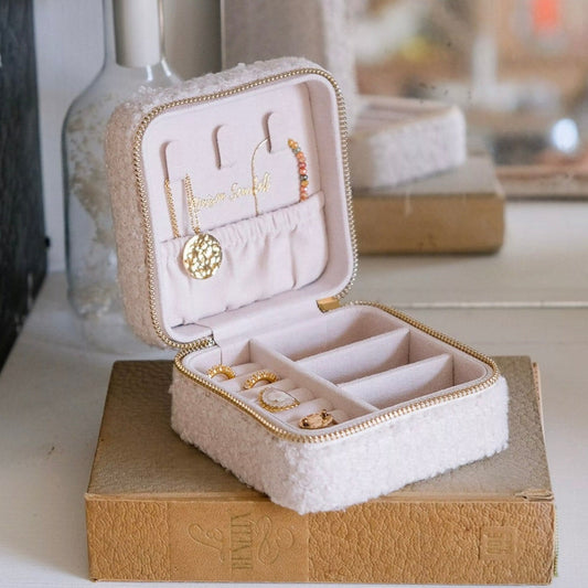 Boite à bijoux Corinne en moumoute beige