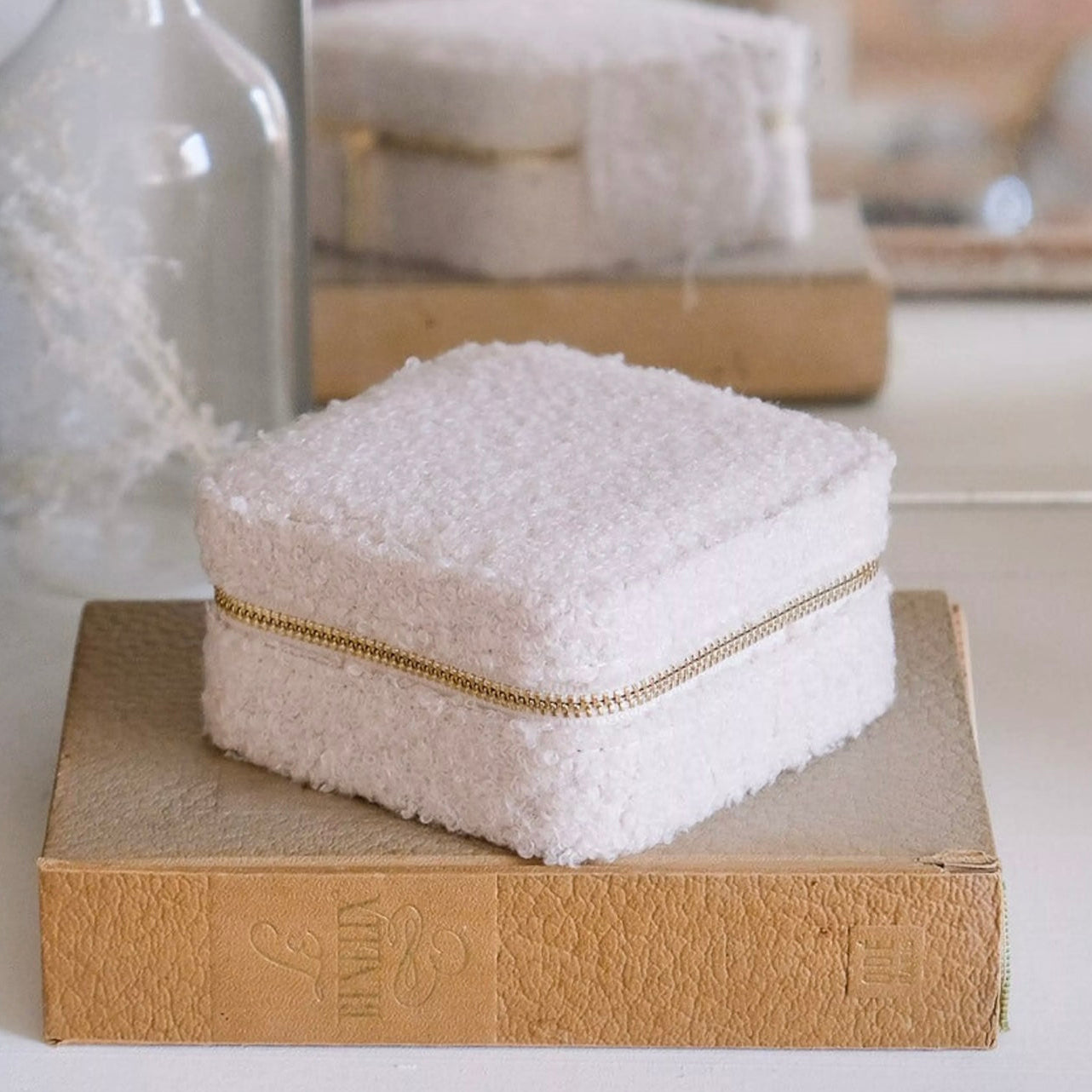 Boite à bijoux Corinne en moumoute beige