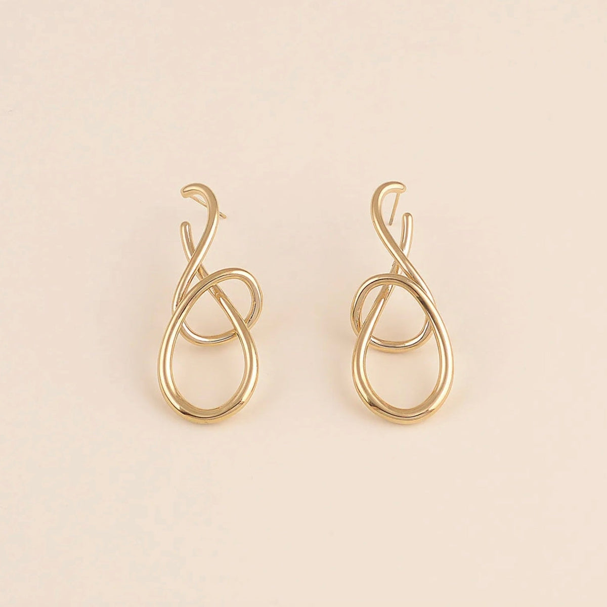 Boucles courbes entrelacées