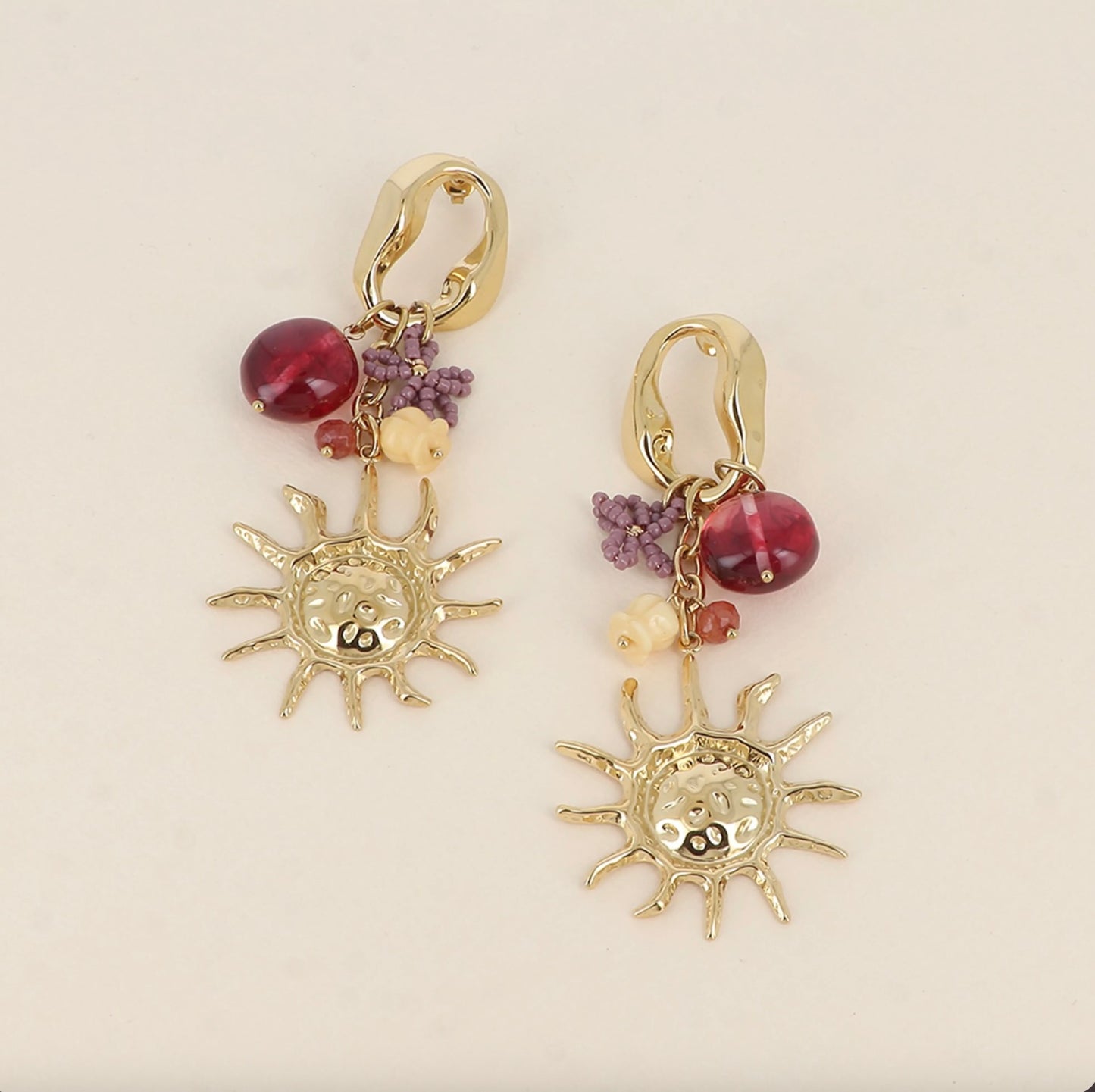 Boucles pendantes - ovale, perle ronde plate, noeud papillon perlé, soleil