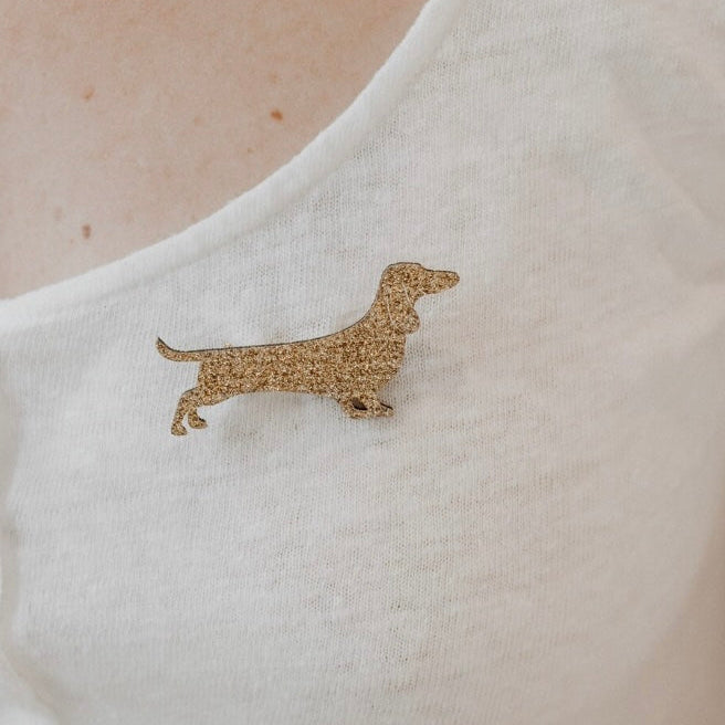 Broche pailletée teckel