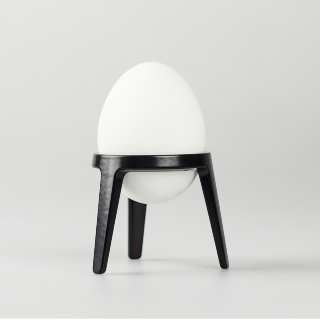 Coquetier minimaliste métal