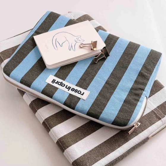 Pochette Ipad rayures Olive bleu