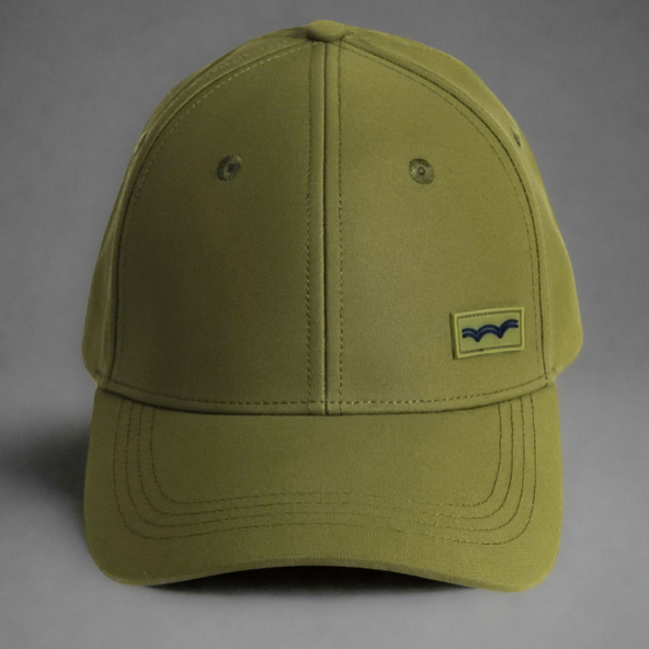 beau nuage casquette verte imperméable