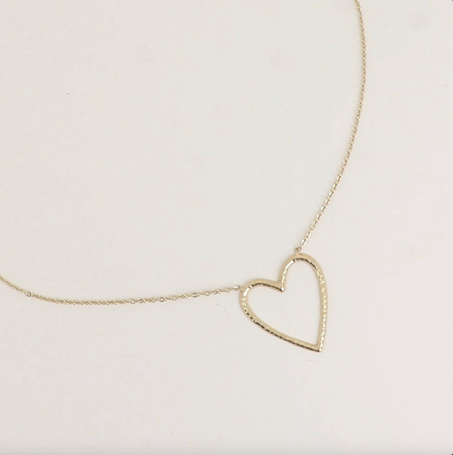 Collier coeur ajouré