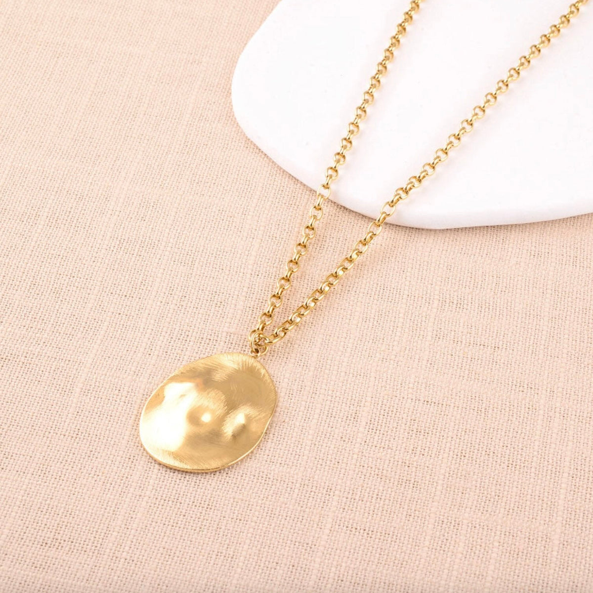 Collier grande pièce ondulée brossée mat