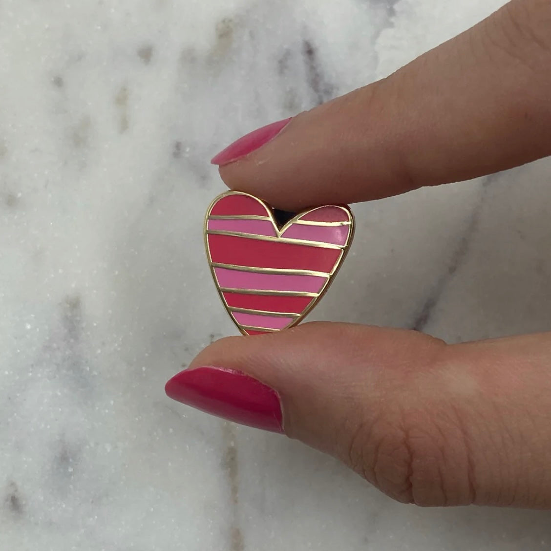 Pin’s Maman - Cœur rayé rouge & rose
