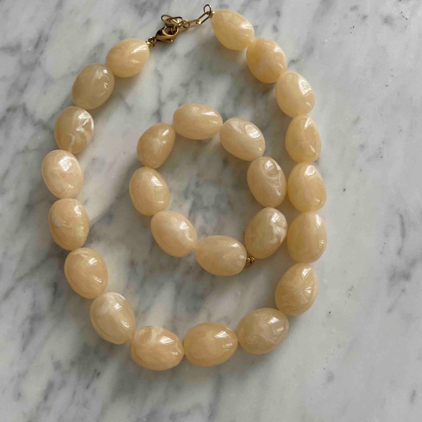 Collier beans résine couleur