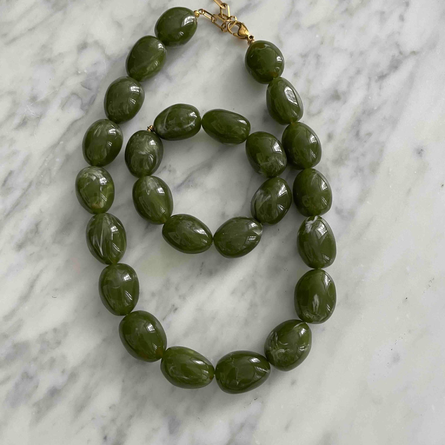 Collier beans résine couleur