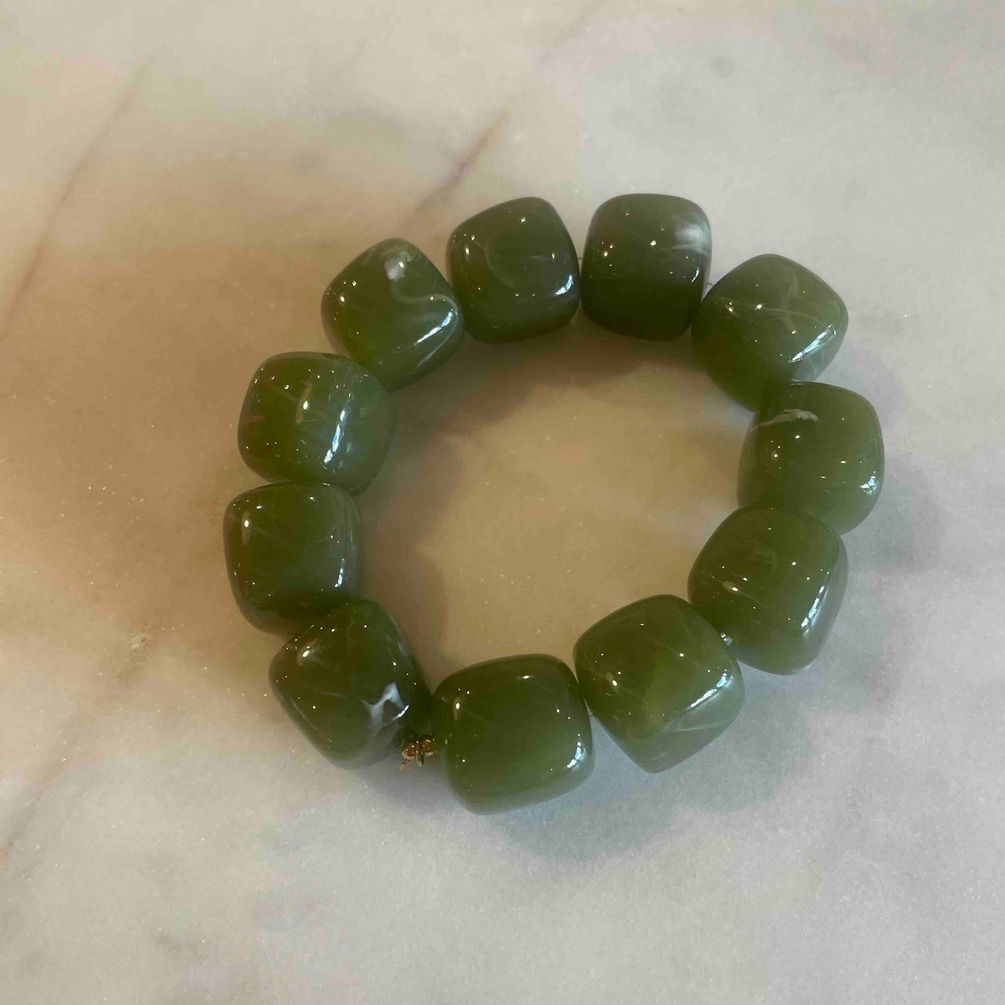 bracelet résine perles carrées