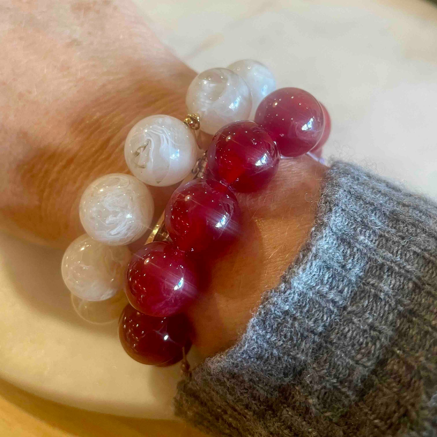 bracelet résine perles rondes