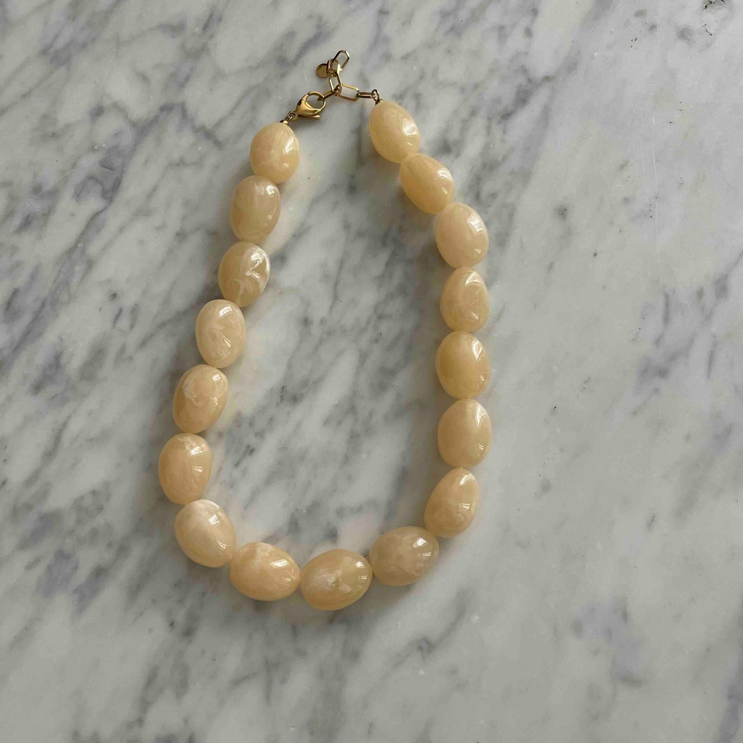 Collier beans résine couleur