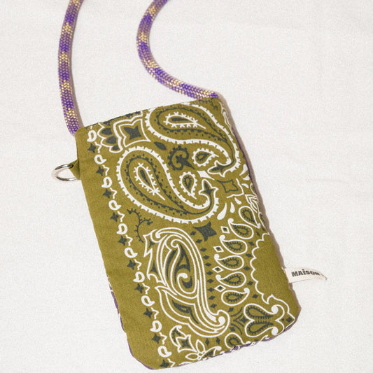 maison saussure pochette téléphone et clés bandana