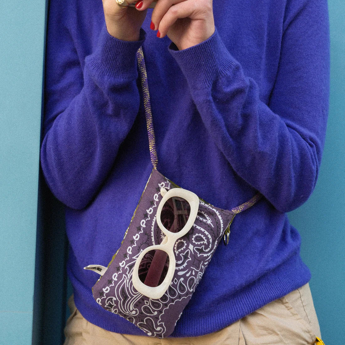 maison saussure pochette téléphone bandana